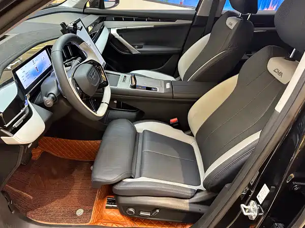 Geely Boyue L 2024