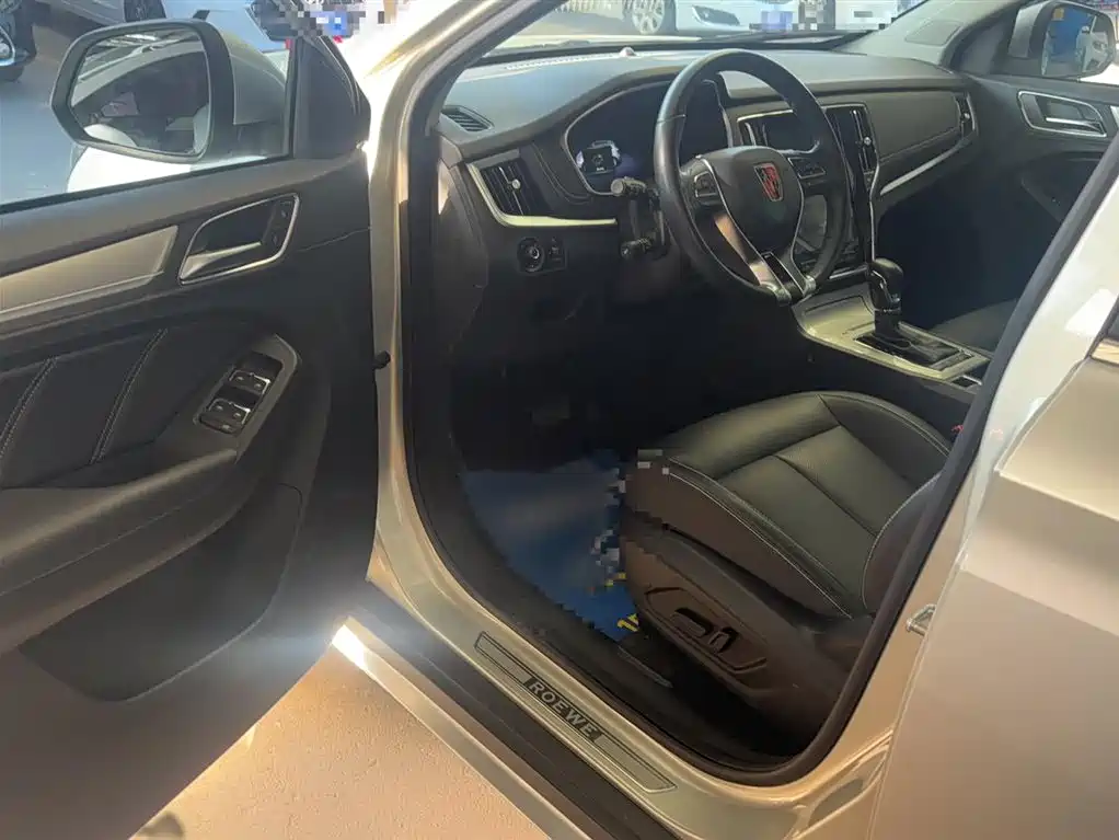 Roewe RX5 New Energy 2020 — фото 9