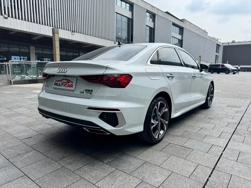 Audi A3 2022 — фото 10