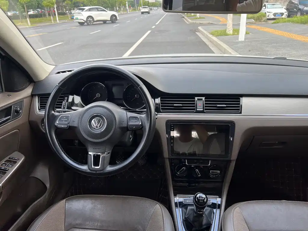 Volkswagen Bora 2015 — фото 11