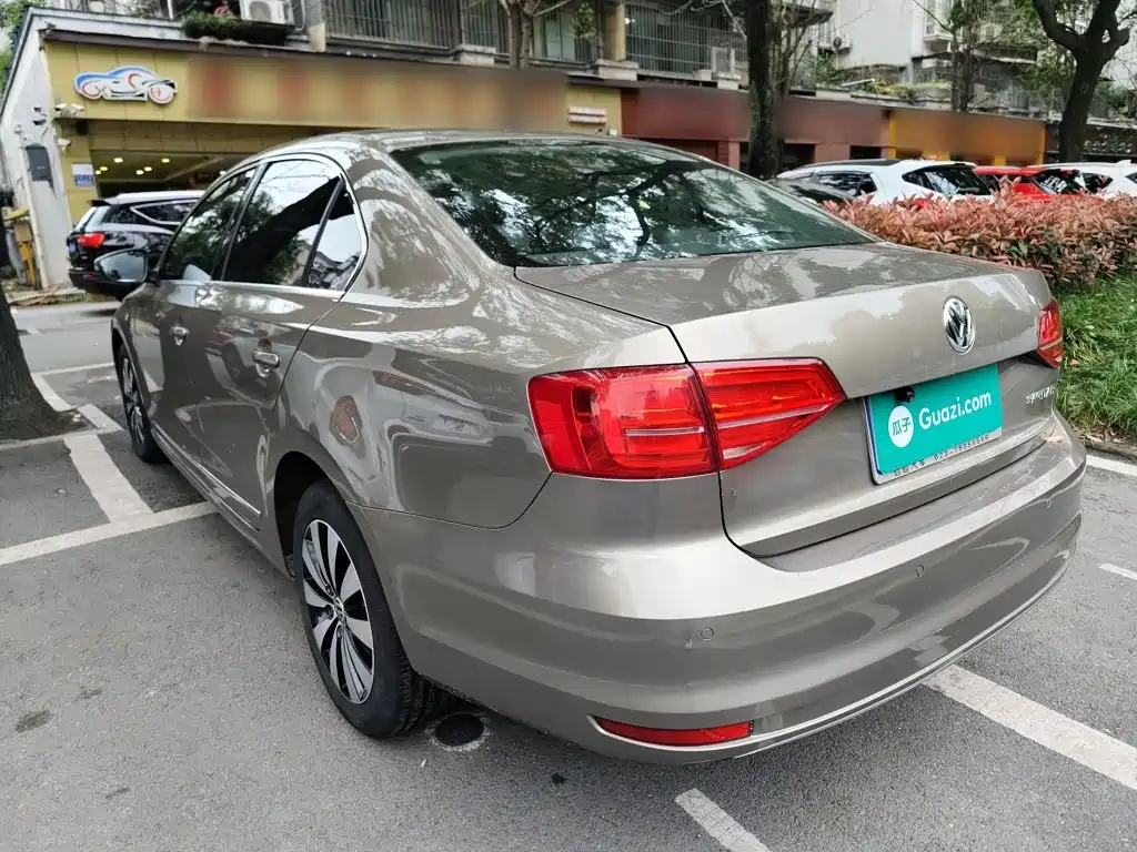 Volkswagen Sagitar 2018