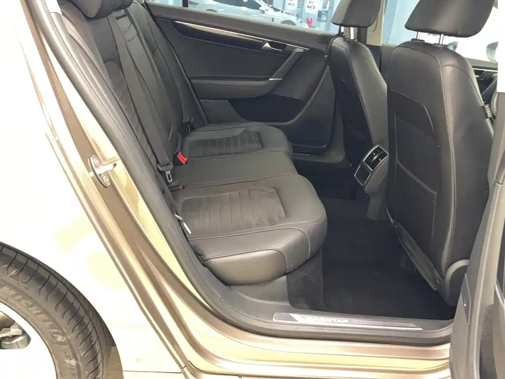 Volkswagen Magotan 2016