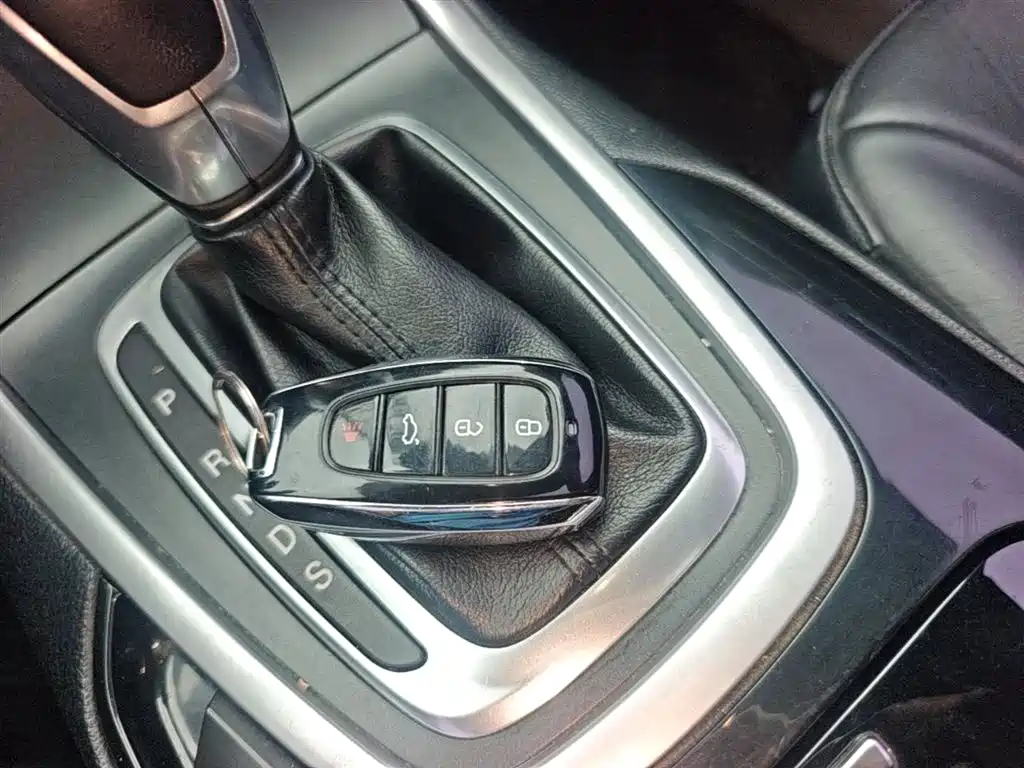 Ford Edge 2015 — фото 9