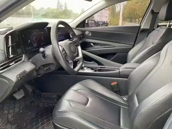 Hyundai Elantra 2021