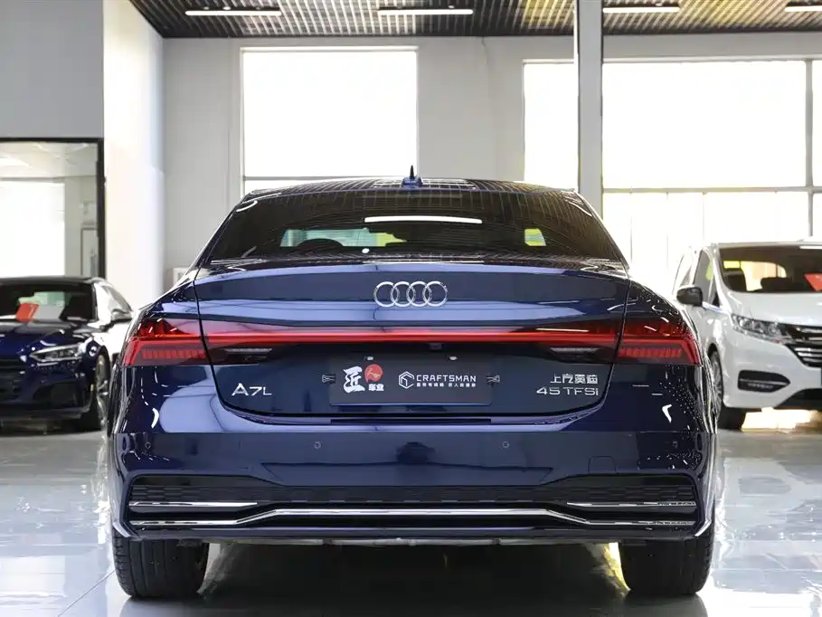 Audi A7L 2023 — фото 21