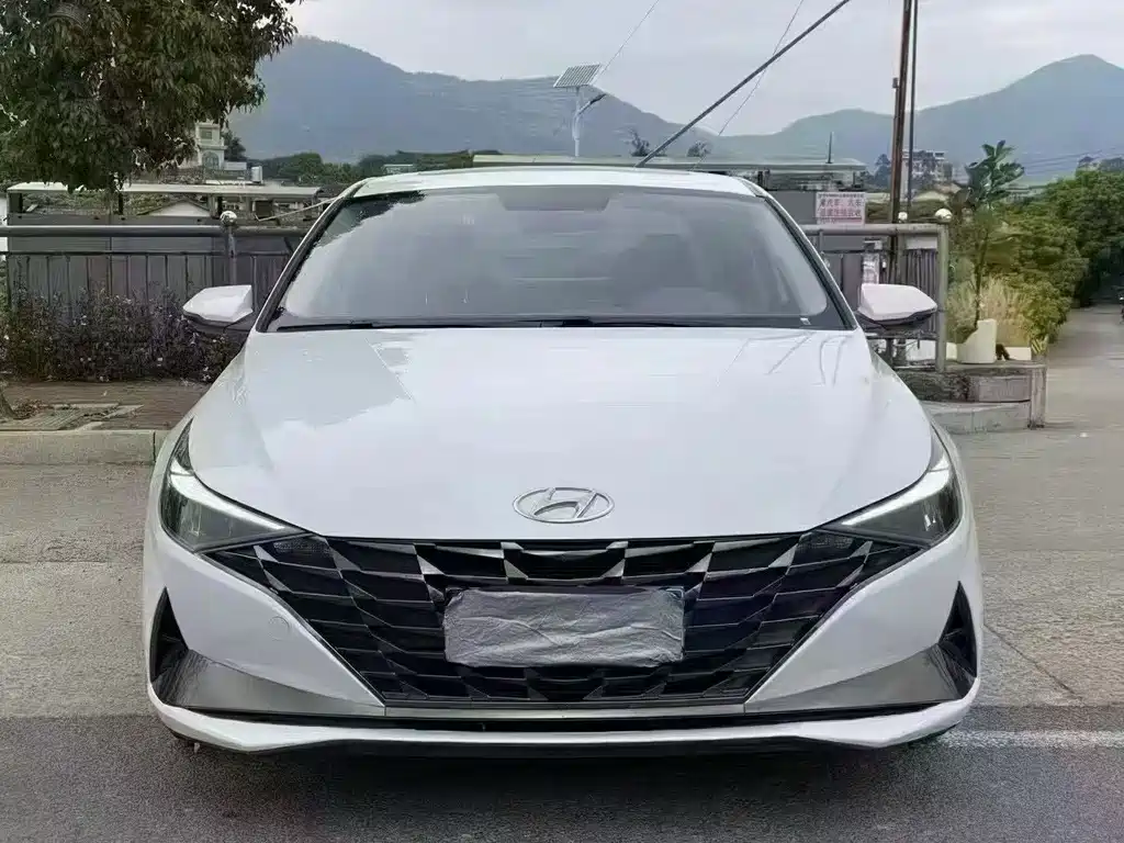 Hyundai Elantra 2021 — фото 2