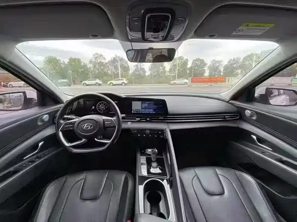 Hyundai Elantra 2021