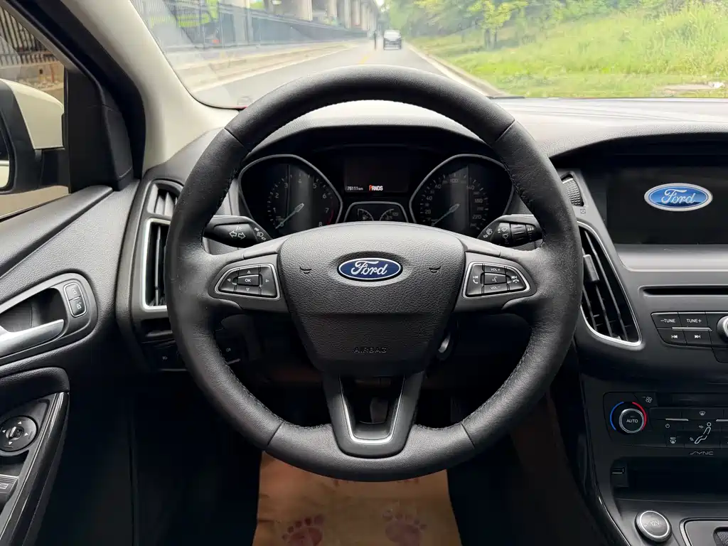 Ford Focus 2017 — фото 6