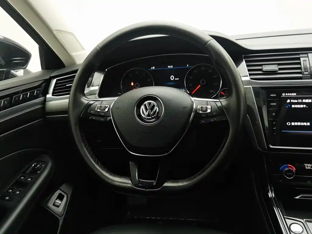 Volkswagen Phideon 2018 — фото 11