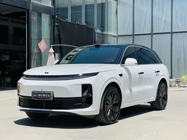 Li Auto L6 2025