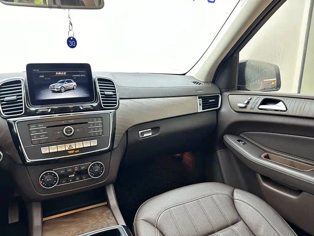 Mercedes-Benz GLE 2018 — фото 22