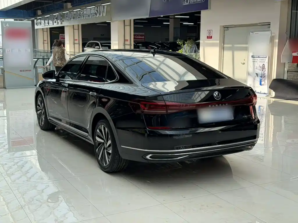 Volkswagen Passat 2023 — фото 10