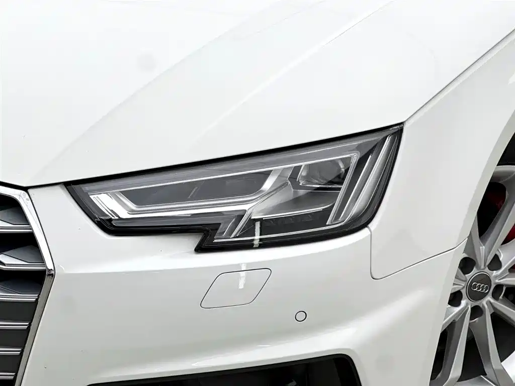 Audi A4L 2019 — фото 15