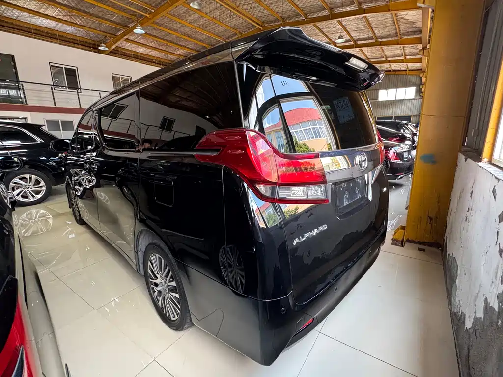 Toyota Alphard 2015 — фото 10