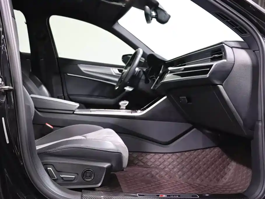 Audi A6L 2023
