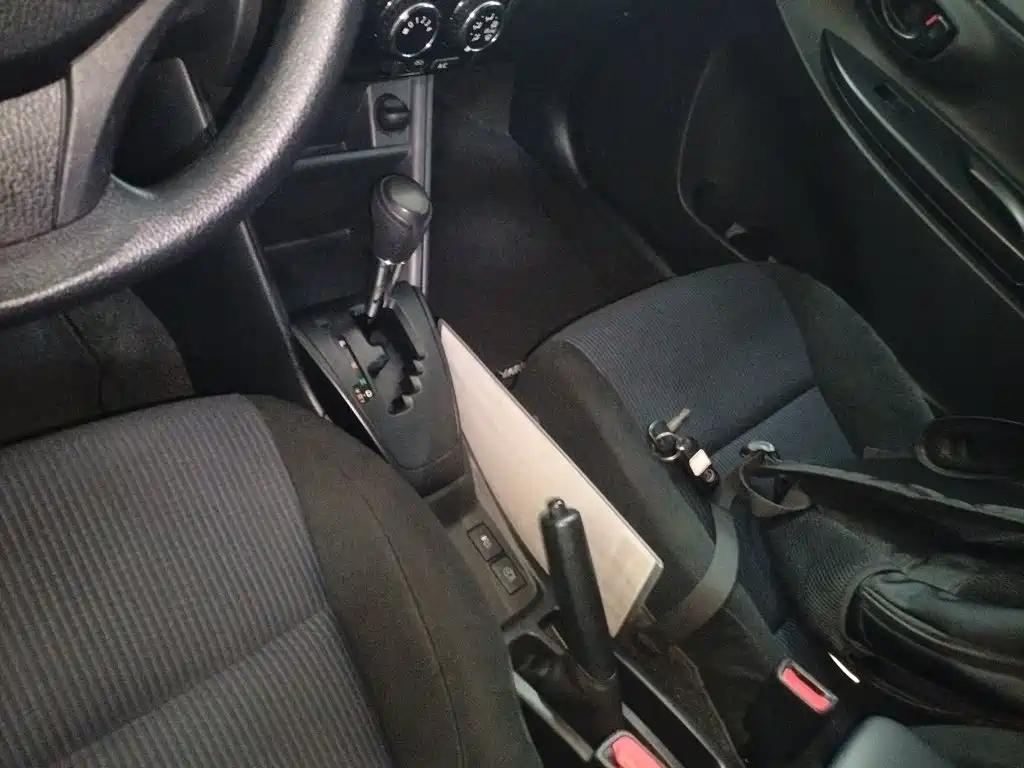 Toyota Yaris L 2019 — фото 10