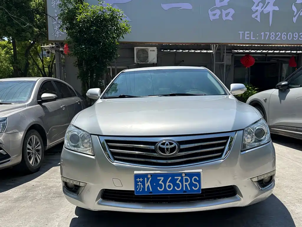 Toyota Camry 2011 — фото 16