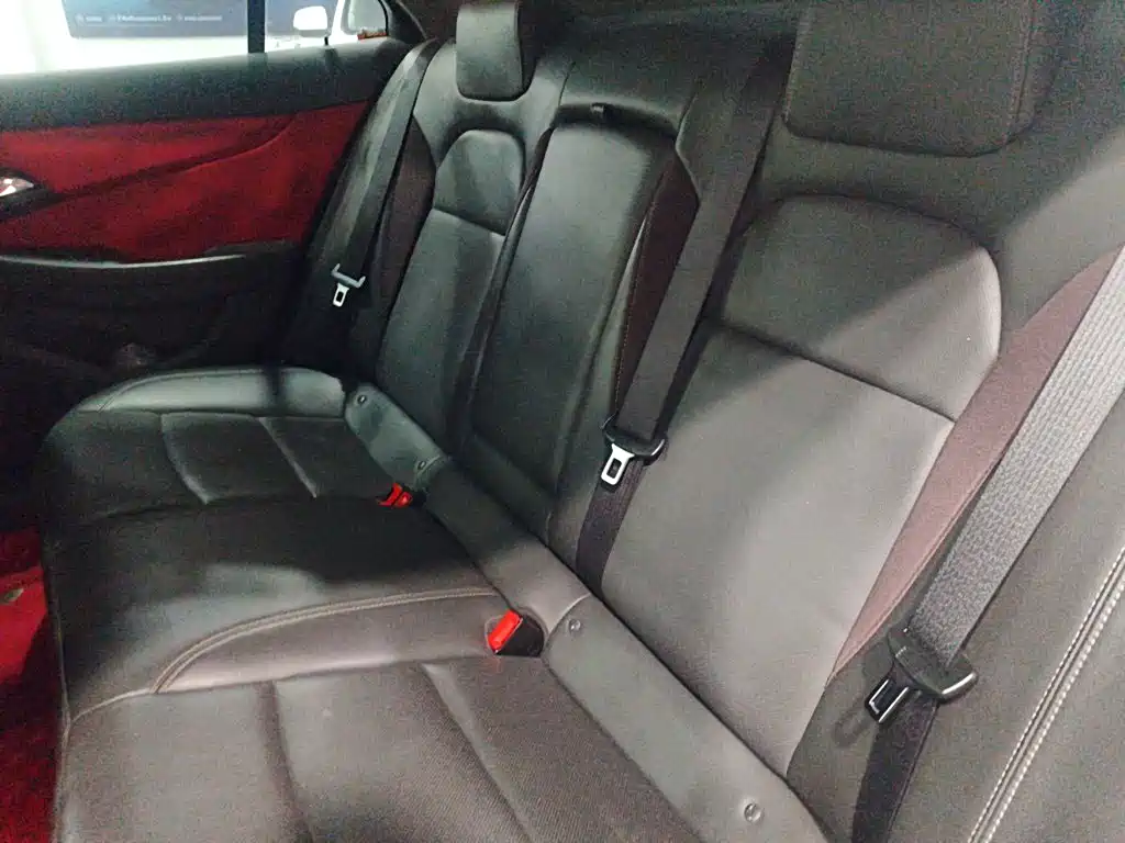Chevrolet Malibu 2018 — фото 17