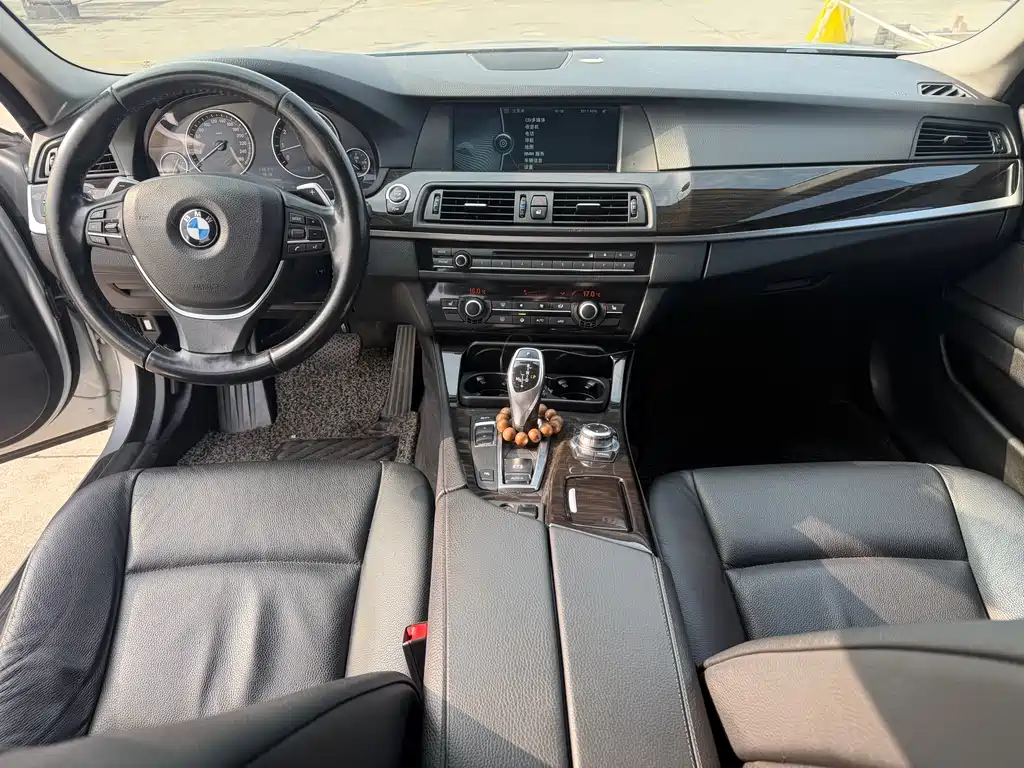 BMW 5 Series 2012 — фото 14