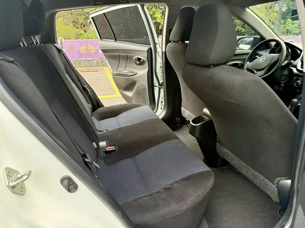 Toyota Yaris L 2019 — фото 20