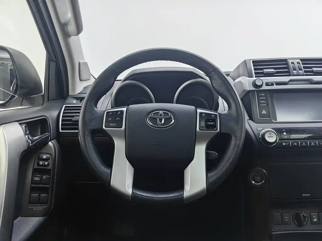 Toyota Prado 2017 — фото 11