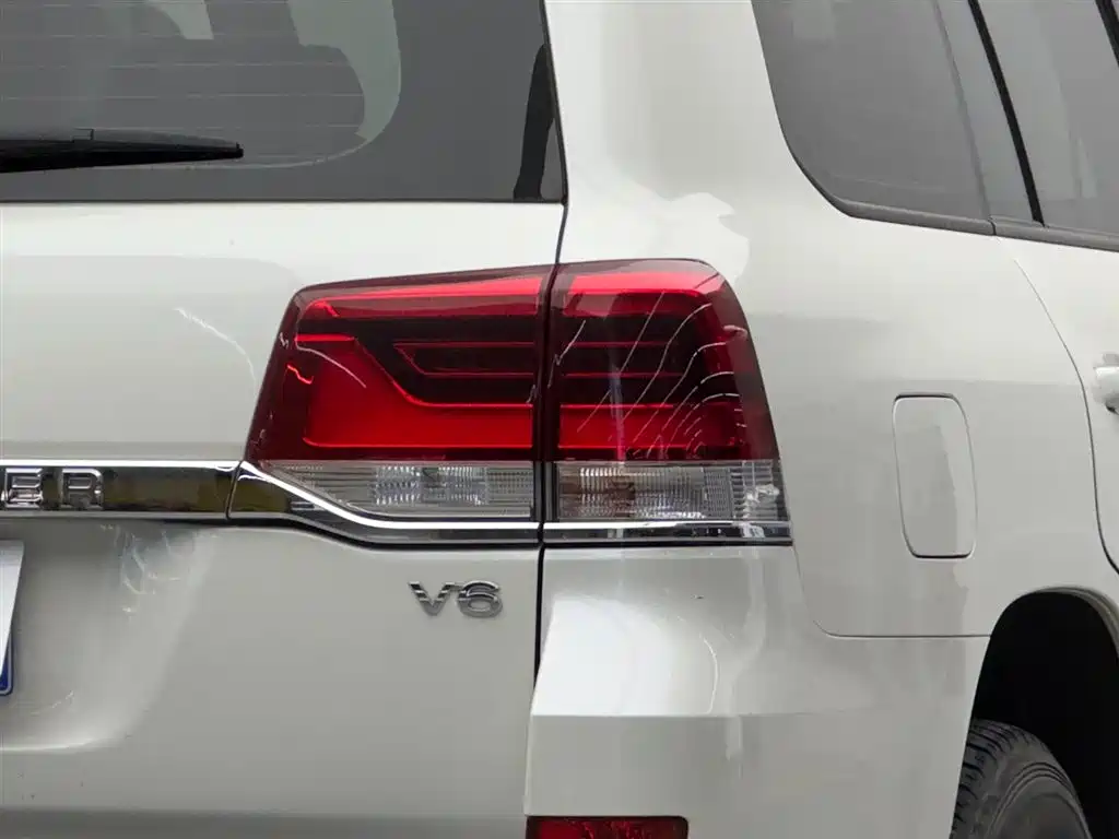 Toyota Land Cruiser 2018 — фото 18
