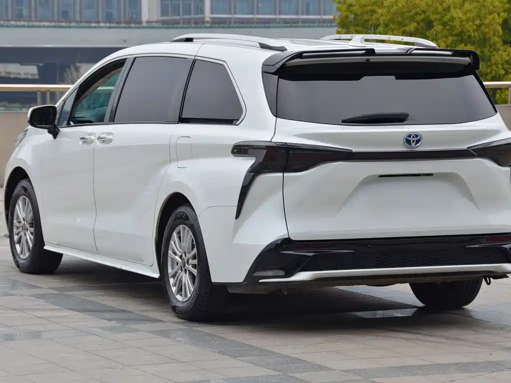Toyota Sienna 2022 — фото 6