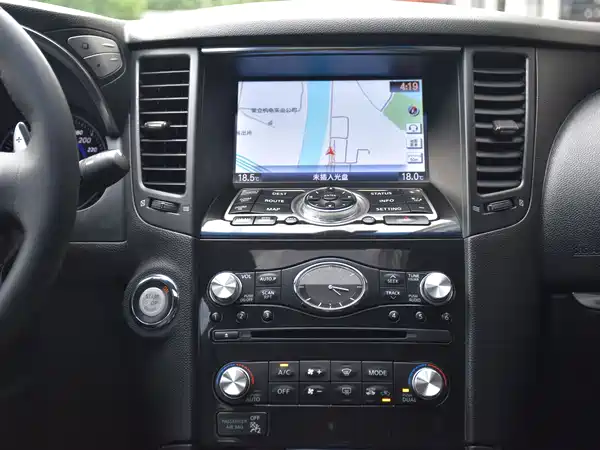 Infiniti QX70 2016