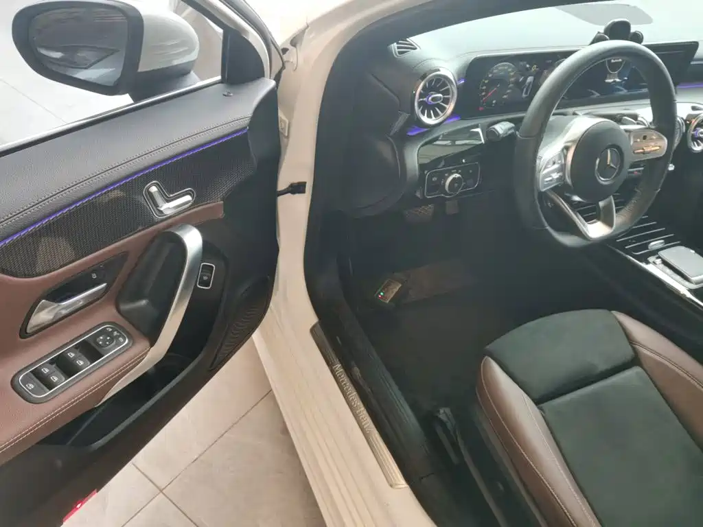 Mercedes-Benz A-Class 2021 — фото 16