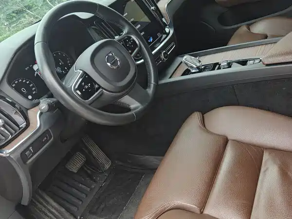 Volvo S60 2022