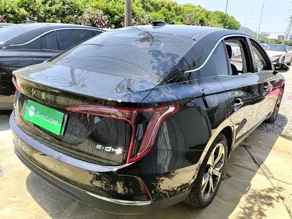 Hongqi E-QM5 2023