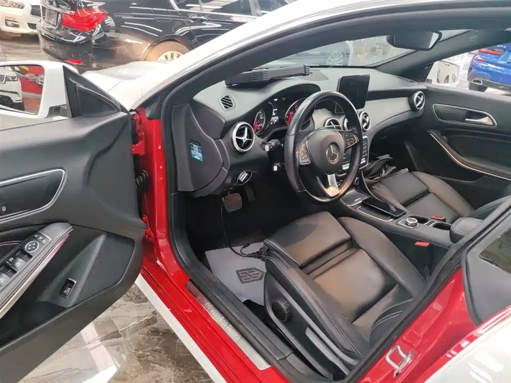 Mercedes-Benz CLA 2018 — фото 16