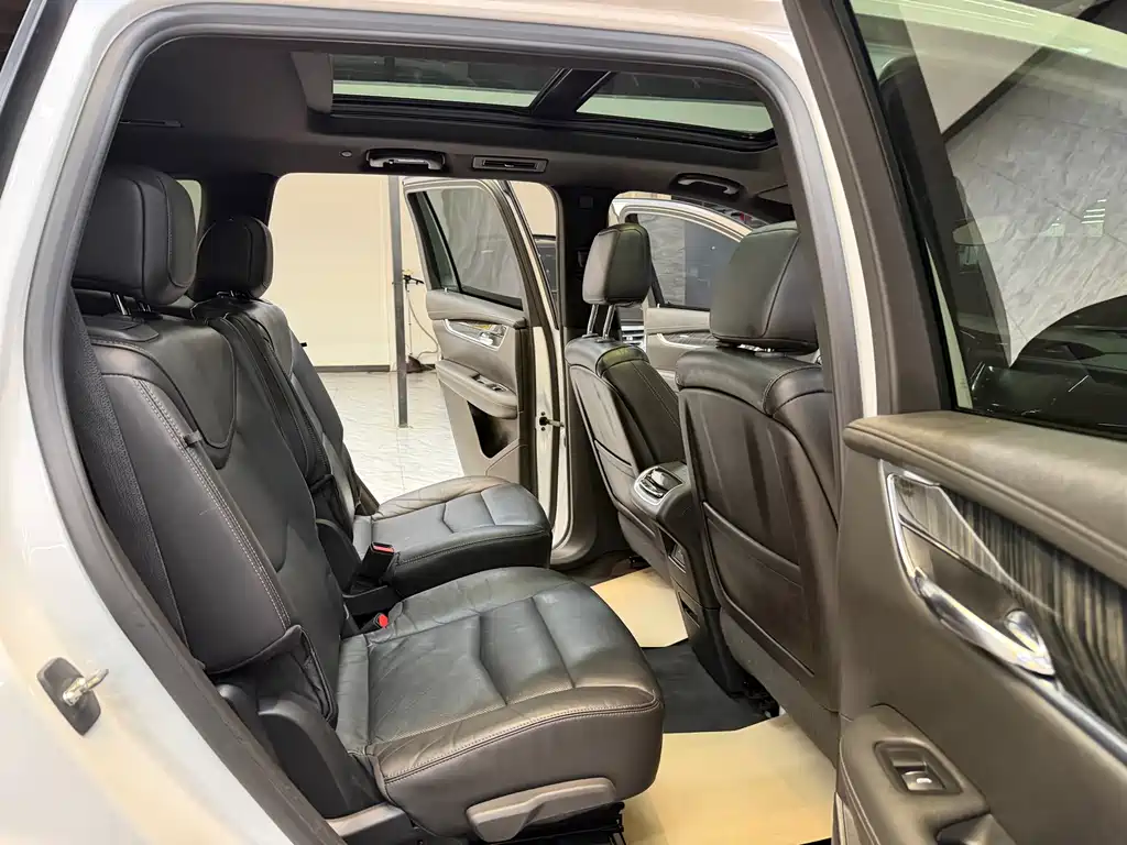 Cadillac XT6 2020 — фото 12