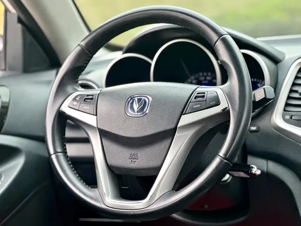 Changan Eado XT 2015 — фото 32