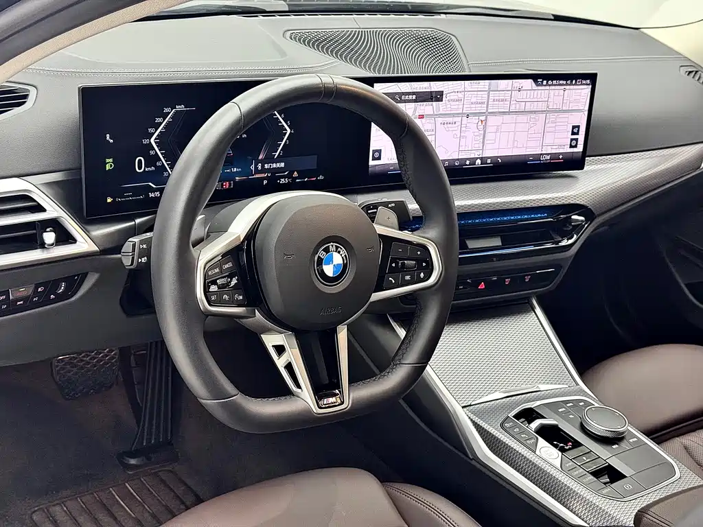 BMW 3 Series 2025 — фото 17