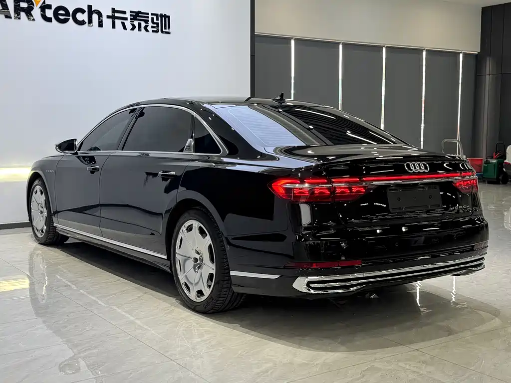 Audi A8 2025 — фото 18