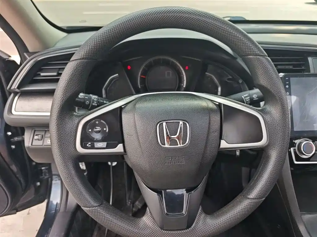 Honda Civic 2017 — фото 11