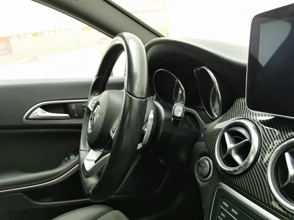 Mercedes-Benz CLA 2016 — фото 22