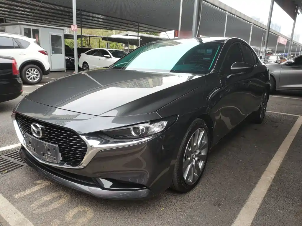 Mazda 3 Axela 2024