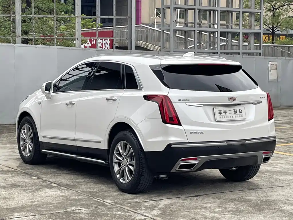 Cadillac XT5 2020 — фото 12