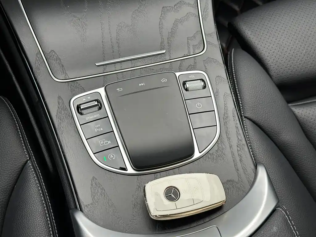 Mercedes-Benz C-Class 2021 — фото 12