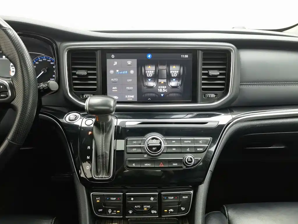 GAC Trumpchi M8 2019 — фото 12