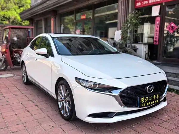 Mazda 3 Axela 2021