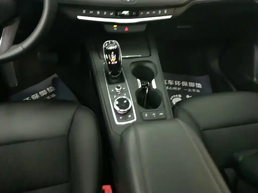 Cadillac XT4 2020 — фото 14