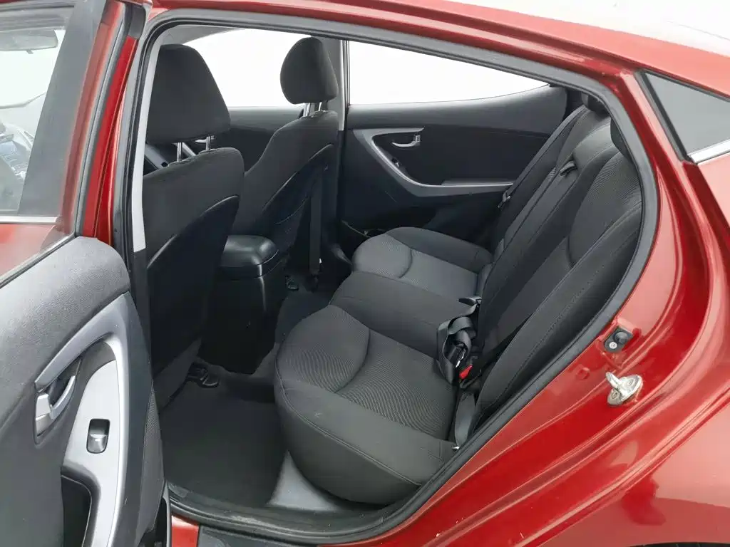 Hyundai Elantra Langdong 2015 — фото 15