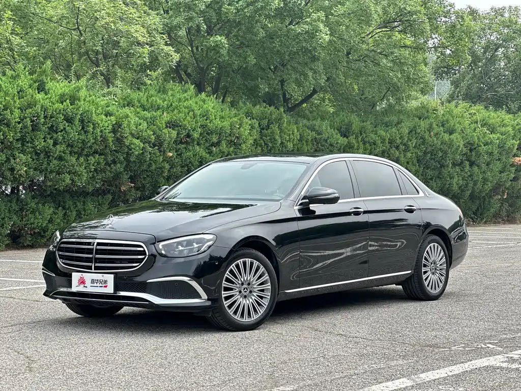 Mercedes-Benz E-Class 2022