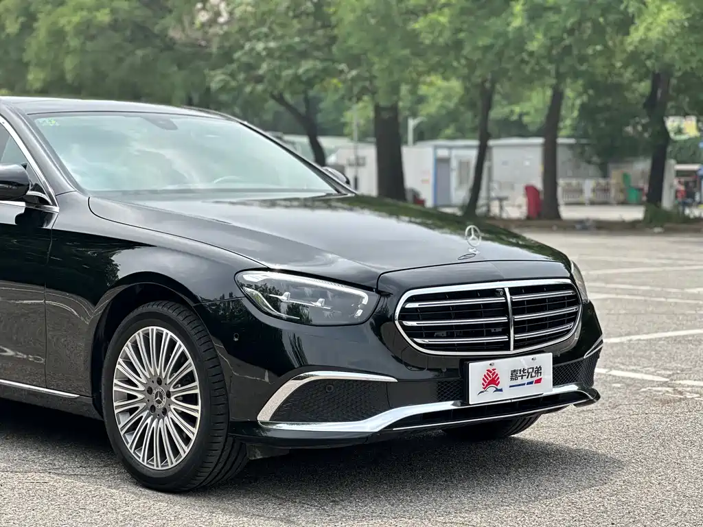 Mercedes-Benz E-Class 2022