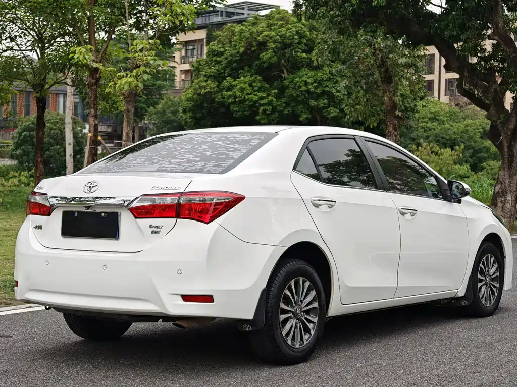 Toyota Corolla 2018 — фото 10