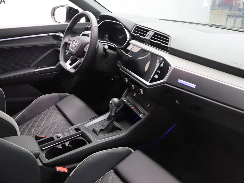 Audi Q3 Sportback 2026 — фото 16