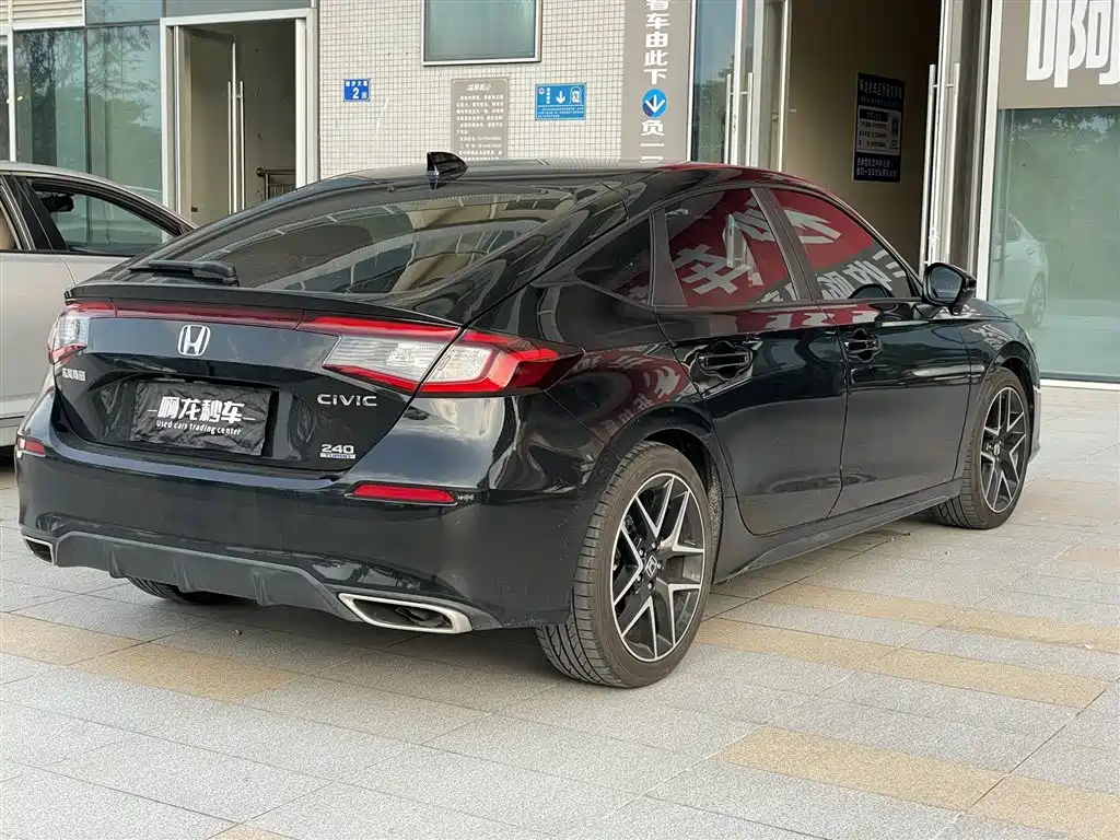 Honda Civic 2024 — фото 10